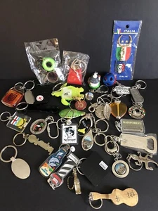 Mixed Lot Keychains 33 Keychains Mixed Cities - Imagen 1 de 6