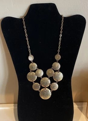 Ruby Rd. "Collar babero medallones interconectados tono dorado 20"" y 22"" ajustable" Foto 1 de 4