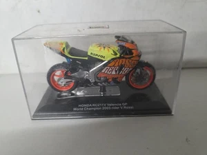 Honda RC211V RC-211V Valentino Rossi Valencia 2003 1/24 - Bild 1 von 6