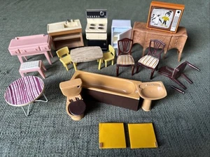 Vintage Assorted Plastic Miniature Doll House Furniture Lot O977 - Picture 1 of 9