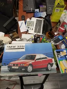 KIT MODELO BMW 325i M1: 24 60 PIEZAS GAMA - Imagen 1 de 15