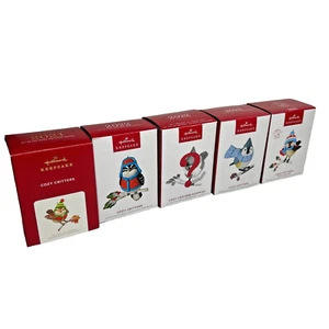 5 Hallmark Miniatures Cozy Critters 2021-2023 EUC Special Edition Chase Surprise - Picture 1 of 12