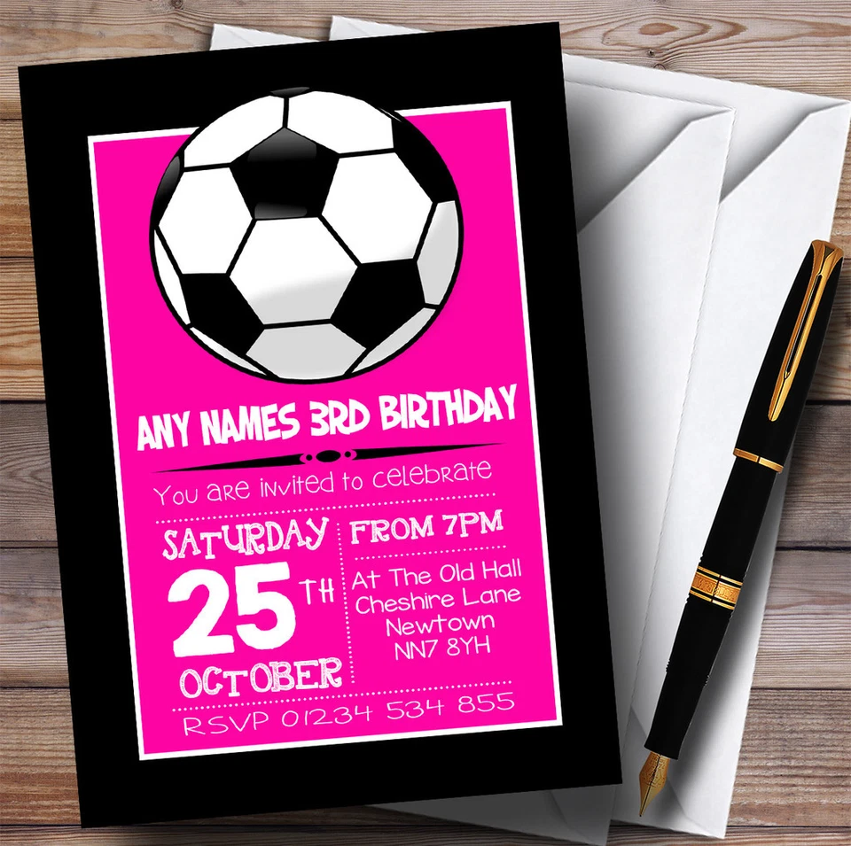 Invitaciones de fiesta de cumpleaños de fútbol infantil rosa y negro para niñas Foto 1 de 1