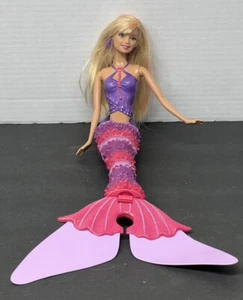 Barbie A Mermaid Tale Swim and Dance Wind Up Fun Puppe schwimmt 13"-15" Schwanz dreht sich - Bild 1 von 4