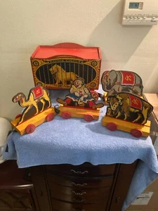 SELTEN 1945 ARTCOLOR KIDDIE ZIRKUSTIERE LÖWE CLOWN KAMEL ELEFANT HOLZRÄDER - Bild 1 von 23