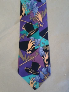 FABULOUS VINTAGE 1991 BEATLES TIE "MAGICAL MYSTERY TOUR" RELEASE DATE 1967 - Picture 1 of 3