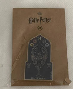 OUT OF PRINT! Harry Potter Collection Pin Badge: Hogwarts from NYC Store - HTF - Picture 1 of 2