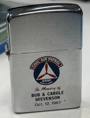 Parque 1967 USAF CIVIL PATRULLA AÉREA EN MEMORIA DE BOB CAROLE ENCENDEDOR NUEVO EN CAJA FL40 Foto 1 de 4