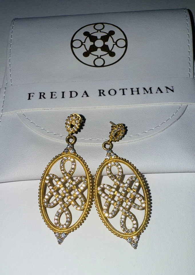 Brincos Freida Rothman pétalas em flor tom dourado MSRP $250+ - Imagem 1 de 1