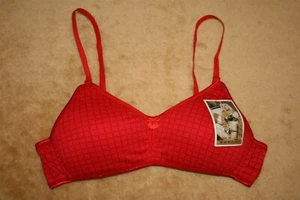 Sujetador rojo 36/80 con cuadrados por todas partes y lazo en medio de copas - Imagen 1 de 3