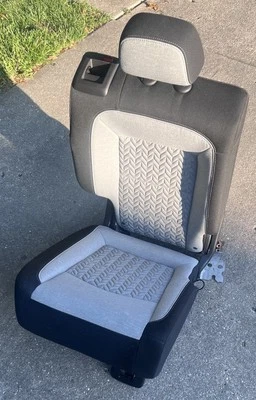 ASIENTO TRASERO DERECHO PASAJERO CHEVROLET EQUINOX COMPLETO OEM 2023 - 2024 ✔️ Foto 1 de 4