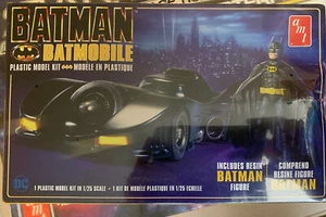AMT 1/25 Batman 1989 Batmobile mit Resin Batman Figur Modellbausatz # AMT1107M/12 - Bild 1 von 3