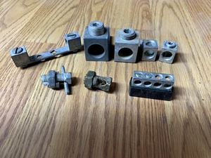 Misceláneos tacos de tierra eléctricos y pernos divididos como se muestra - Imagen 1 de 1