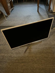 Samsung Series 5 UE40F5570 101,6 cm (40 Zoll) 1080p HD LED LCD Internet TV - Bild 1 von 3