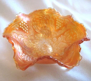 FENTON Uva y Loto Caléndula Patas Borde Volantes Cuenco Caramelo Plato Carnaval Vidrio - Imagen 1 de 7