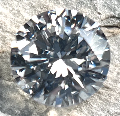 Diamante natural suelto extraído de tierra redondo certificado por GIA .42 CT VS2 E Foto 1 de 4