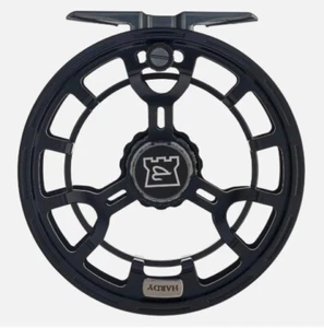 NEW HARDY AVERON 3000 REEL IN BLACK -- 2-4 WEIGHT -- FREE US SHIP - Picture 1 of 5