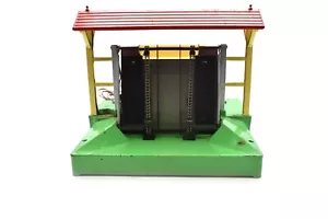 Lionel 164 O Scale Operating Log Loader Lumber Shed Vintage (No Control) - Picture 1 of 8