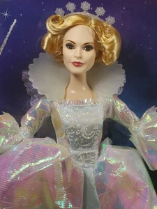 N155 ~ MUÑECA MADRINA HADA CENICIENTA DISNEY CENICIENTA HELENA BONHAM CARTER MATTEL NRFB - Imagen 1 de 11