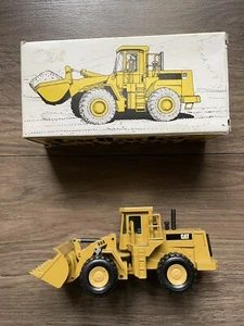 Very rare NZG 237 CAT 966E Wheeled Loader in Yellow Cat Livery, 1:50, Brand New - Picture 1 of 6