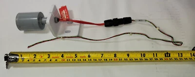 GEMS SENSORS LEVEL SWITCH Pilot duty 20VA 120 to 240 VAC. 1.5" Diameter. 3" tall - Image 1 of 4