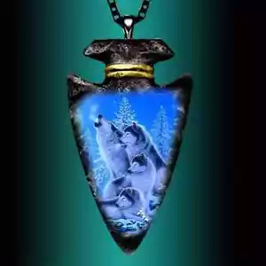 Beautiful Wolf Arrow Head Pendant & 18" Necklace FREE SHIPPING IN THE USA! - Picture 1 of 2