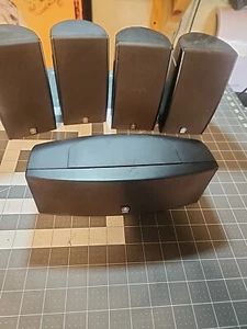 Set Of 5 Yamaha Surround Sound Speakers 1 Center 4 Surround - Picture 1 of 9