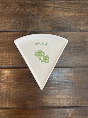 Plato de rebanada de pizza Pottery Barn Pizza Buono triángulo 'brócoli' repuesto Foto 1 de 4