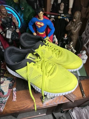 Слегка б/у новый баланс кроссовки размер 10,5 зеленый - Изображение 1 из 4