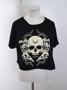Hot Topic Women Crop Top Shirt Large Goth Skulls Crow Dark SS Crew - Picture 1 of 4