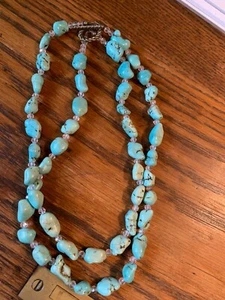VINTAGE BEAUTIFUL TURQUOISE NUGGET STONE AND GLASS NECKLACE WITH FREE SHIPPING - Picture 1 of 4