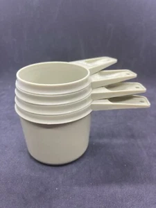 Vintage Tupperware Measuring Cups Avocado Green Set of 4 Stacking Nesting - Picture 1 of 6