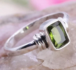 Natural Green Peridot Cushion Cut Gemstone Size 8 US 925 Sterling Silver Ring - Picture 1 of 6