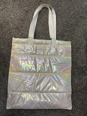 Bolso de Mano Bath & Body Works Edición Limitada 2023 Black Friday Iridiscente - ¡Nuevo! Foto 1 de 4