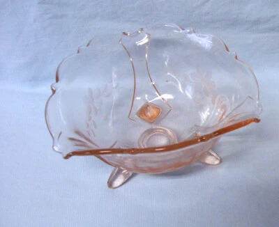 PRATO DOCE 3 DEDOS LANCASTER Rosa Depressão Vidro Gravado Floral 3" H Prato (A2) - Imagem 1 de 4