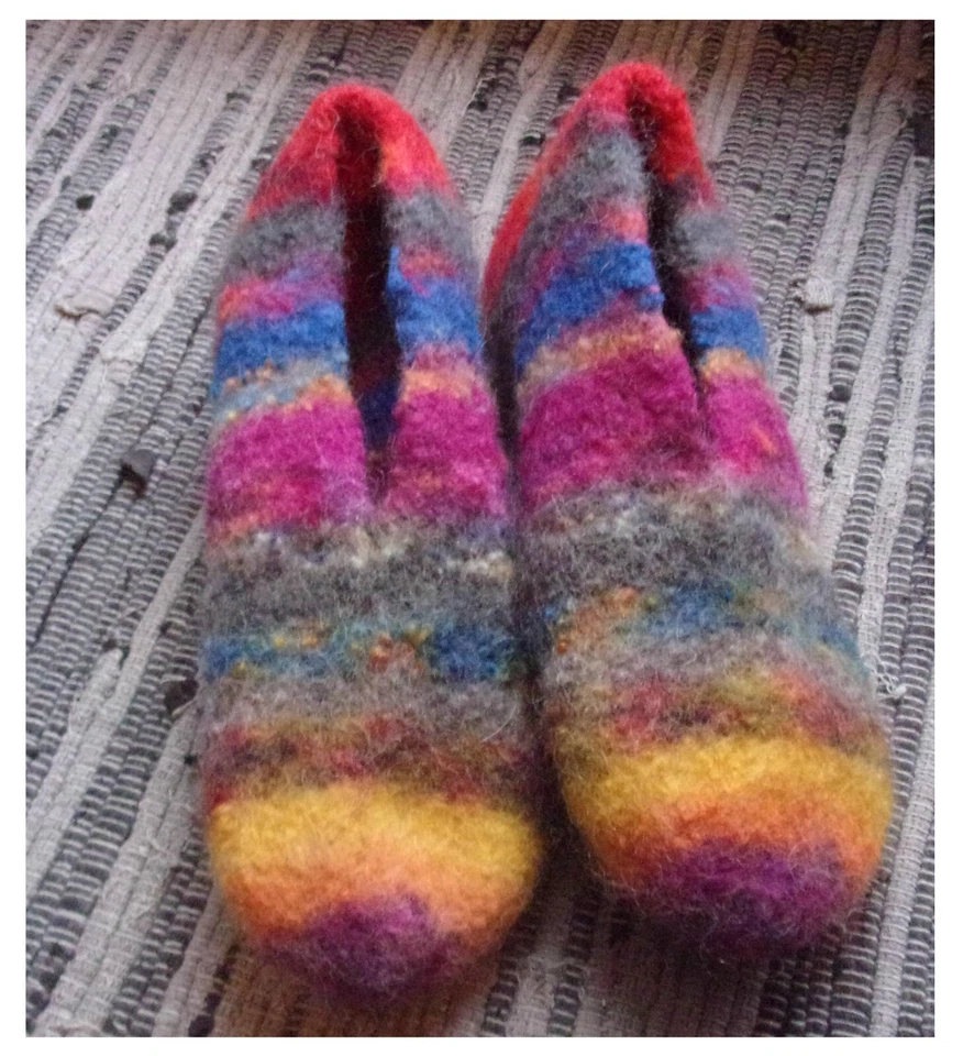 selbstgestrickte Hausschuhe gefilzt Gr. 38/39 bunt - Bild 1 von 1