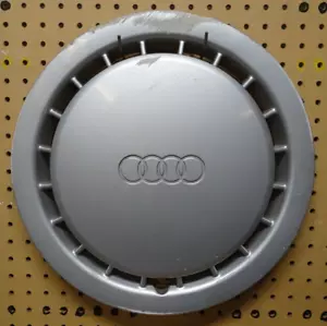 (1) OEM 1988-1992 Audi 80 14" 20-Slot Type Hubcap Wheel Cover P/N 893601147 - Picture 1 of 10