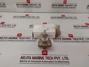 Watts 0335010 1/2"Compact Water Pressure Regulator 3-50 PSI - Picture 1 of 14