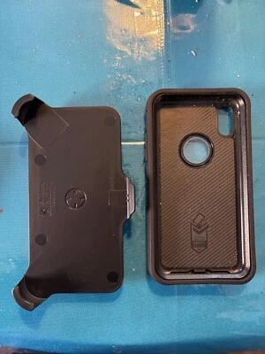 USED OTTERBOX Defender Series Screenless Edition Case for Apple iPhone XR Black - Image 1 of 2