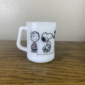 VTG Federal Glass Peanuts Snoopy & Charlie Brown Lucy 1965 Milk Glass Coffee Mug - Picture 1 of 10