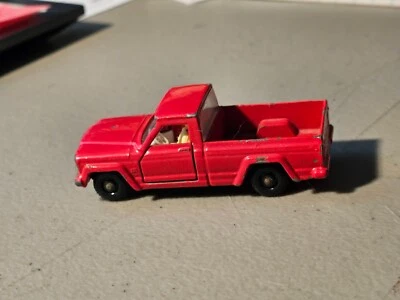 LESNEY MATCHBOX #71 JEEP GLADIATOR PICKUP RED 1964 BLACK WHEELS    BX#4 - Image 1 of 4