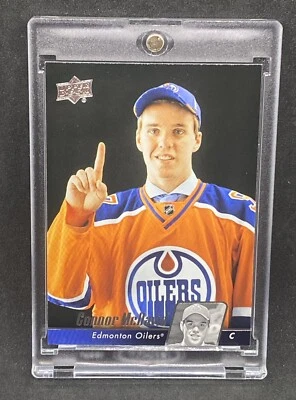 Connor McDavid RARO BORRADOR FOTO RETRO TARJETA DE INVERSIÓN SP ENGRASADORES DE CUBIERTA SUPERIOR Foto 1 de 2