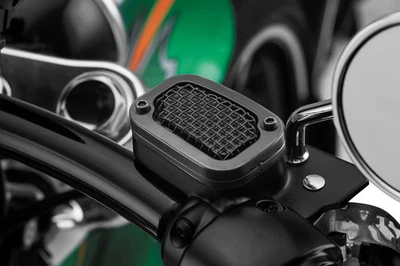 Cubierta de cilindro maestro de freno de malla Kuryakyn - negra motocicleta bicicleta de calle 6537 Foto 1 de 4