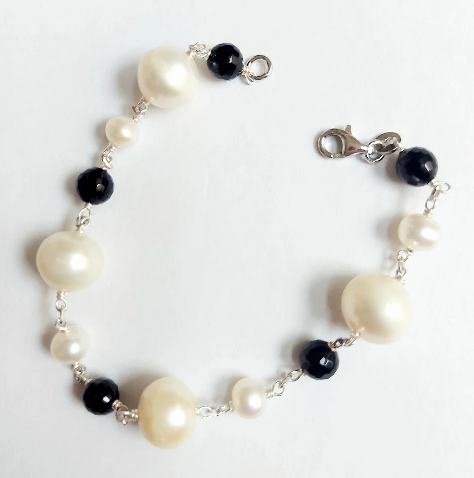 Bracciale in argento 925 con perle bianche 9/10 mm e 4 mm onice sfaccettato 5 mm - Immagine 1 di 4