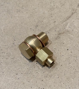 Brass Banjo with 1/4 bsp banjo bolt, 5/16 solder olive and 1/4 bsp gland nut. - Picture 1 of 2
