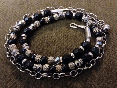 CINTURÓN CADENA Y2K Vintage Años 90 Cuentas Negras Brillante Tono Plateado Cintura Ajustada Caderas 46"  Foto 1 de 4