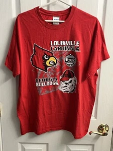 Louisville Cardinals vs Georgia Bulldogs Belk Bowl 2014 Shirt rot Herren Large - Bild 1 von 4