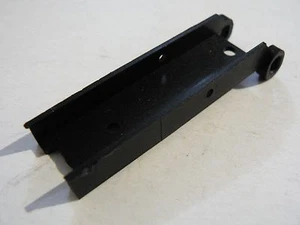 1 Vorderachsträger für Carrera Universal Fahrzeuge extra lang - Bild 1 von 1