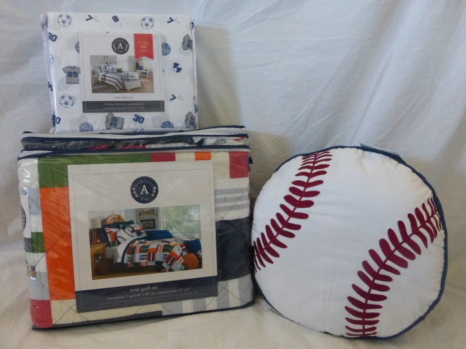 Juego de 6 edredones, farsa, sábanas y almohadas decorativas deportivas auténticas para niños NUEVO EN PAQUETE Foto 1 de 4