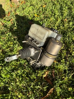 Bomba de freno antibloqueo ABS Toyota 4Runner 2001-2002 cilindro maestro refuerzo Foto 1 de 3